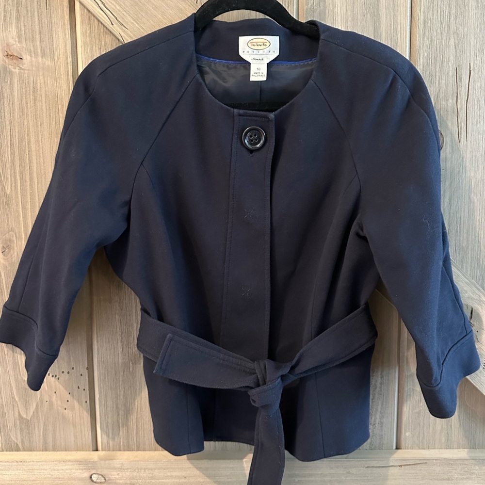 Talbots navy blue rounded shoulder three-quarter sleeve, belted, knit blazer
